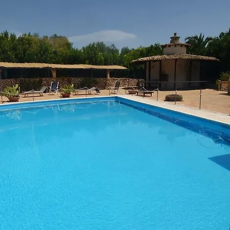 Alloggio per agriturismo Tenuta Leone *